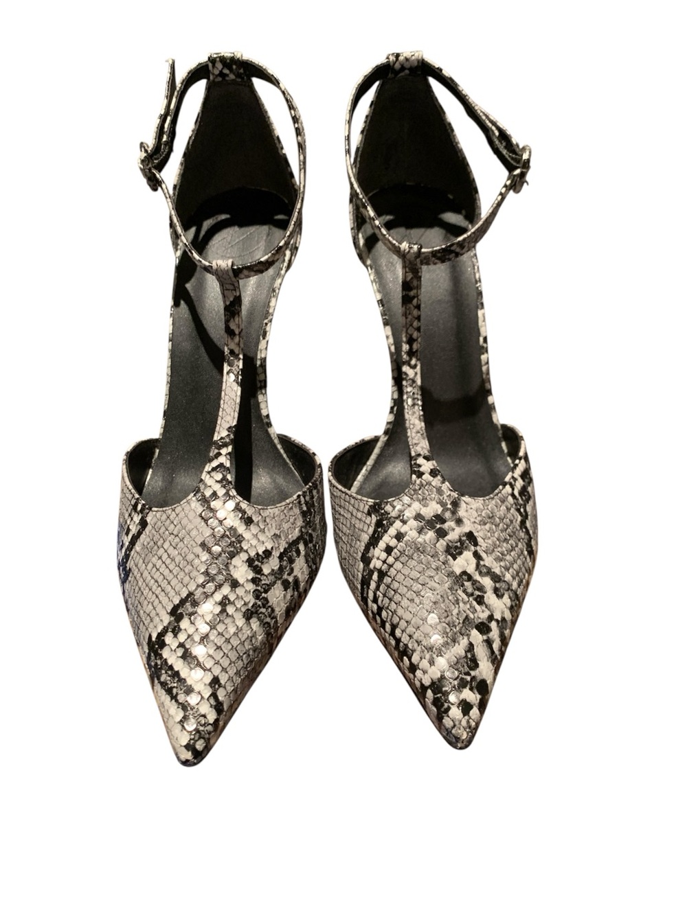 🌸WERNER🌸T-STRAP, SNAKE PRINT, POINTED TOE HEELS. WORN ONCE. EXCELLENT CONDITION! - Picture 2 of 5